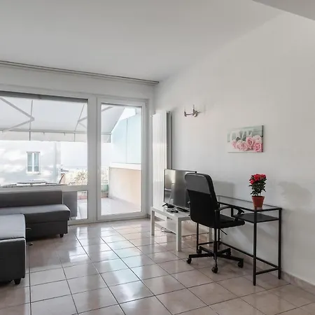 Blue Lake Apartment